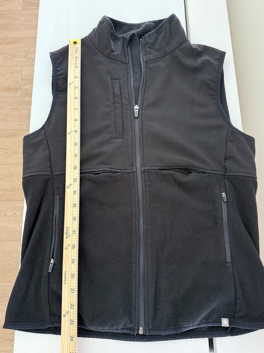 FIGS On-Shift Fleece Vest Black Full Zip Medical Scrub Jacket Womens M - Picture 7 of 7